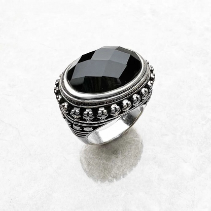 Anillo de Plata 925 Piedra Negra Ovalada con Calavera